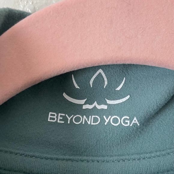 Beyond Yoga Jacket Small Jade Green Full Zip Mock Neck Supplex Athletic Stretch - Picture 11 of 13